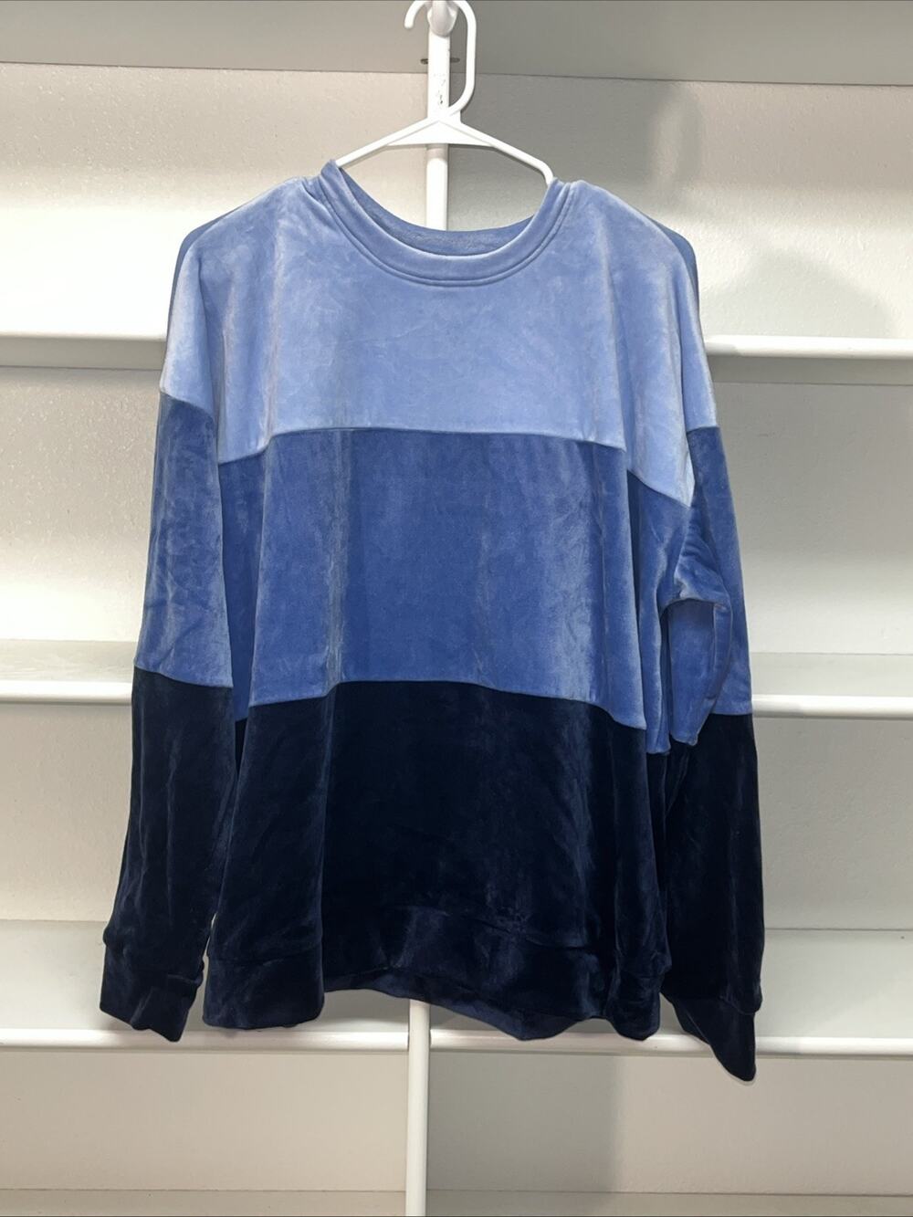 Berkeley Jensen Women’s Velour Sweatshirt Blue Color Block XXL Athlesiure Cozy